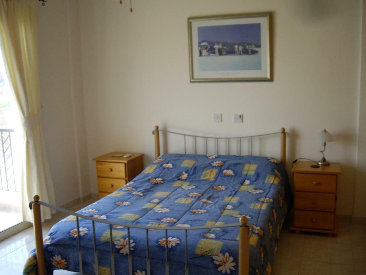 Frangipani Villa Paphos ภายนอก รูปภาพ