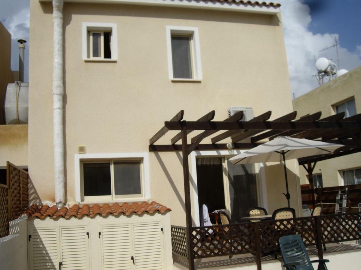 Frangipani Villa Paphos ภายนอก รูปภาพ